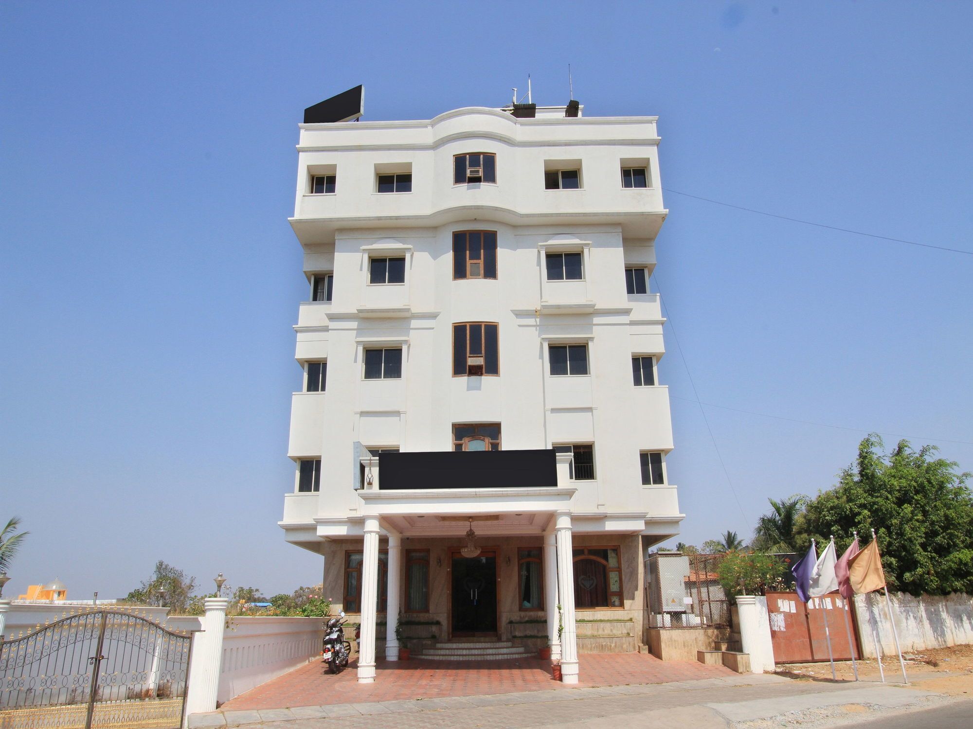 Hotel Stay By The Way Mysore Eksteriør bilde