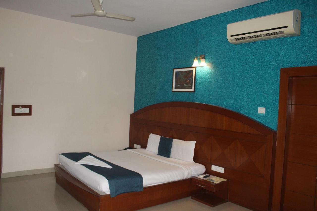 Hotel Stay By The Way Mysore Eksteriør bilde