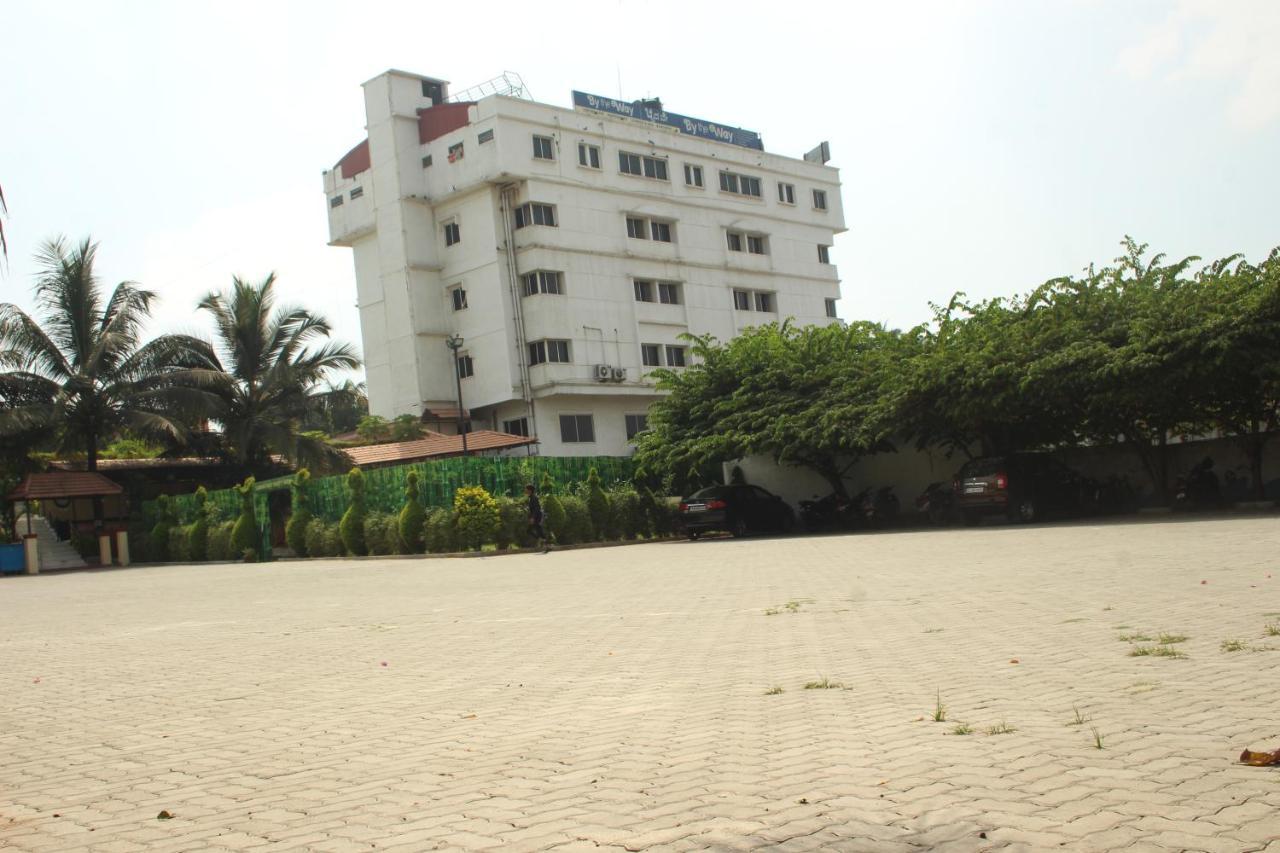 Hotel Stay By The Way Mysore Eksteriør bilde