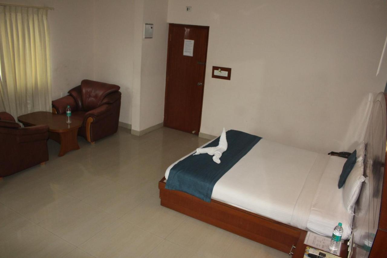Hotel Stay By The Way Mysore Eksteriør bilde