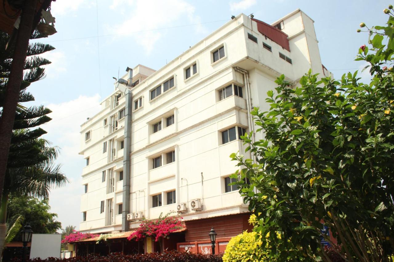 Hotel Stay By The Way Mysore Eksteriør bilde