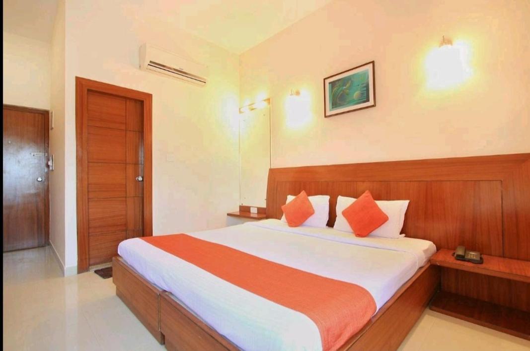 Hotel Stay By The Way Mysore Eksteriør bilde